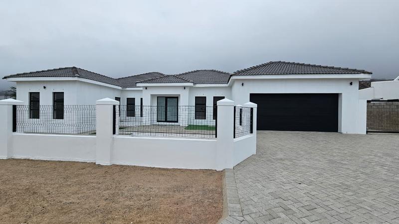 3 Bedroom Property for Sale in Sandy Point Western Cape